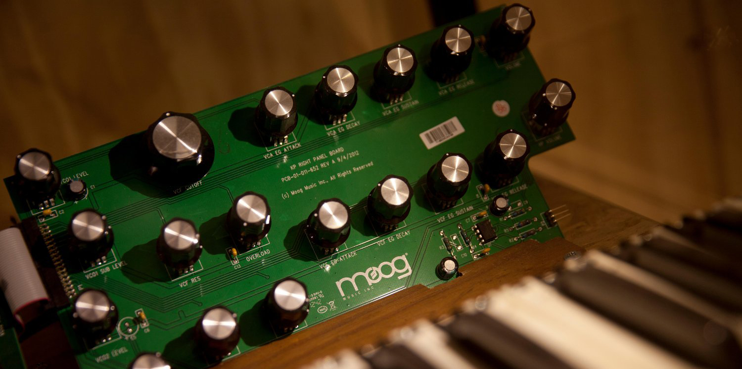 moog-synthesizer-ripple-effect-gary-numan.jpg
