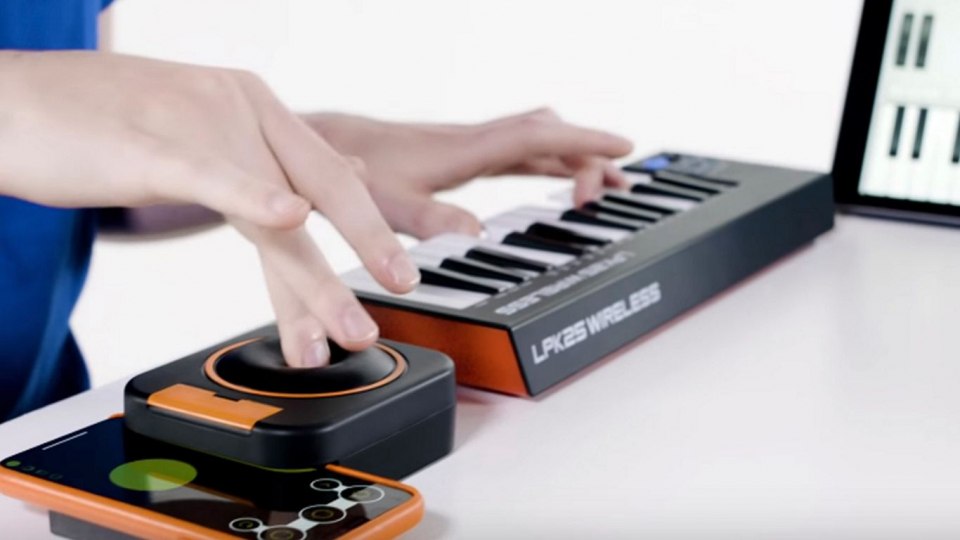 Skwitch: силиконовый MIDI-контроллер для детей и не только...