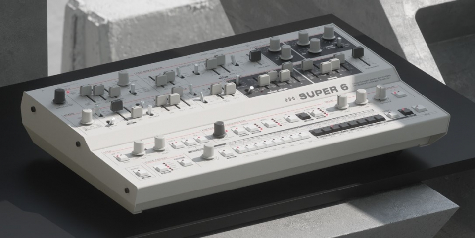 Super 6 Decktop: настольная версия гибридного синтезатора от UDO Audio