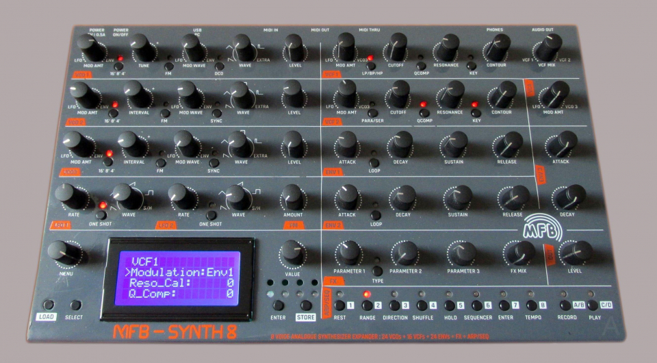 Lc mfb. Mfb synth pro. аппаратный секвенсор. аналоговый секвенсор. внешний секвенсор для синтезатора.